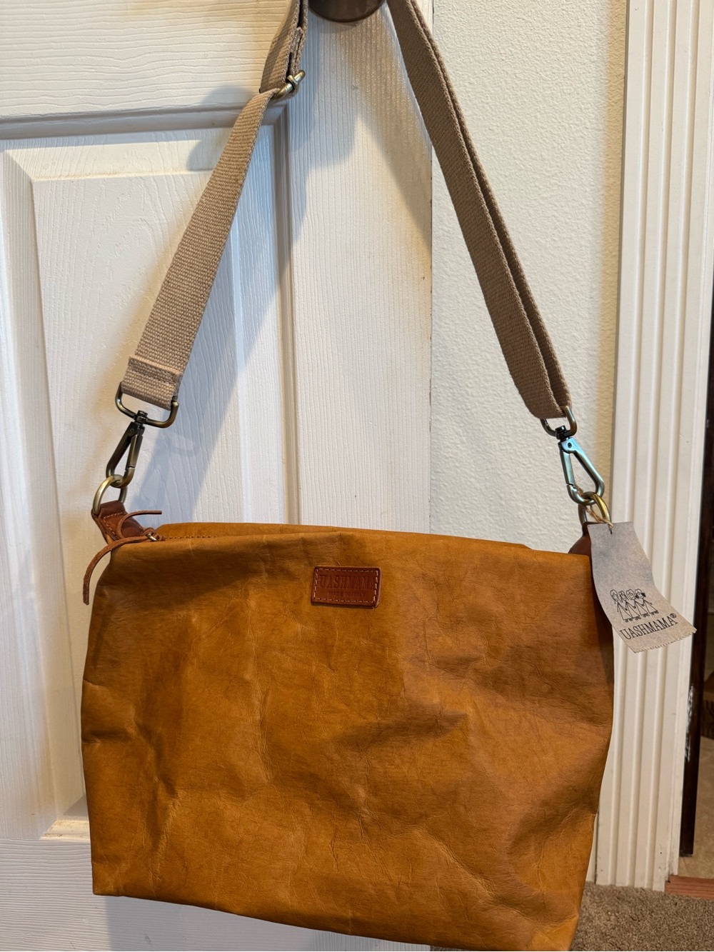 Uashmama Tan Crossbody Messenger Bag